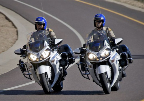Полиция на Kawasaki GTR 1400