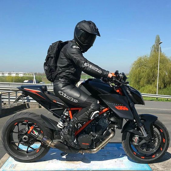 Мотоцикл KTM DuKE